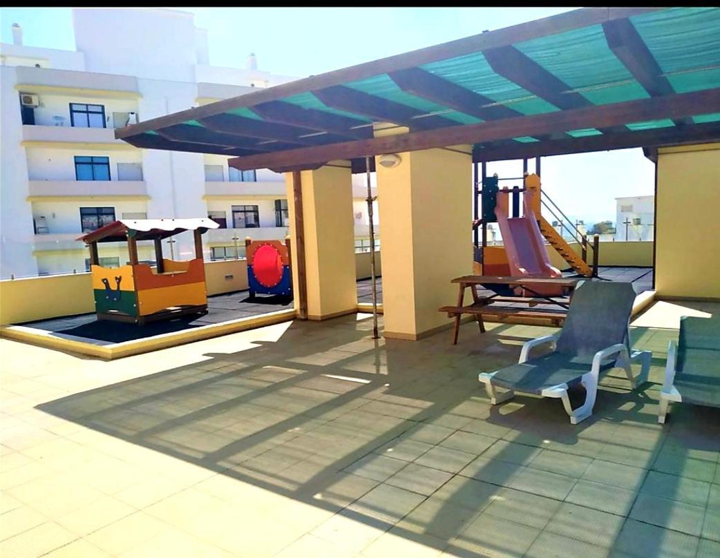 شقة Ocean Breeze - Terrace Pools Armação de Pêra المظهر الخارجي الصورة